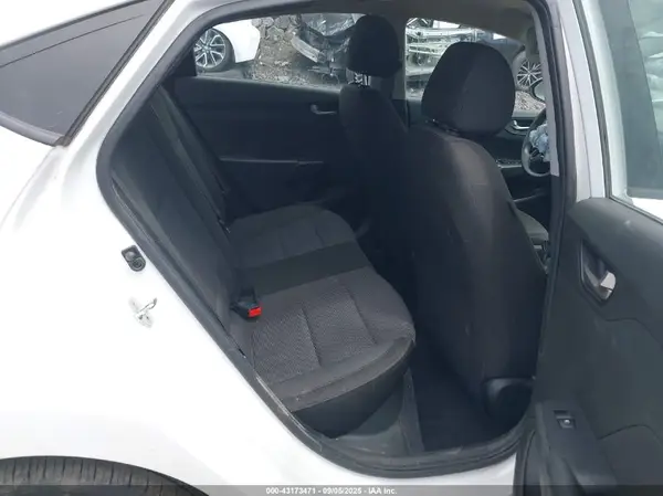 3KPC24A39KE086832 2019 HYUNDAI ACCENT - Image 8