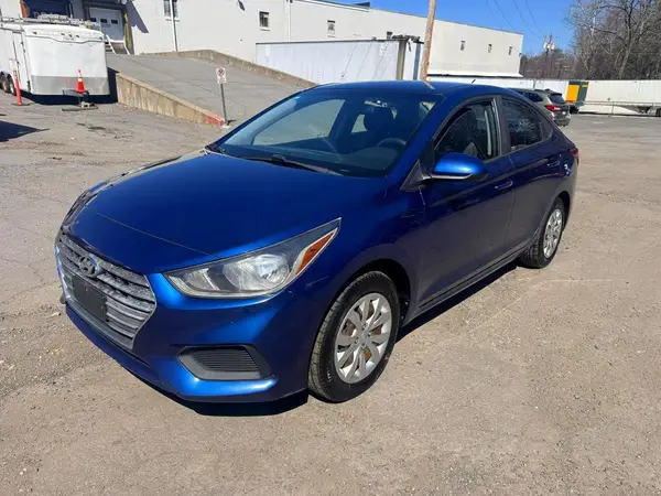 3KPC24A3XJE005772 2018 HYUNDAI ACCENT - Image 2