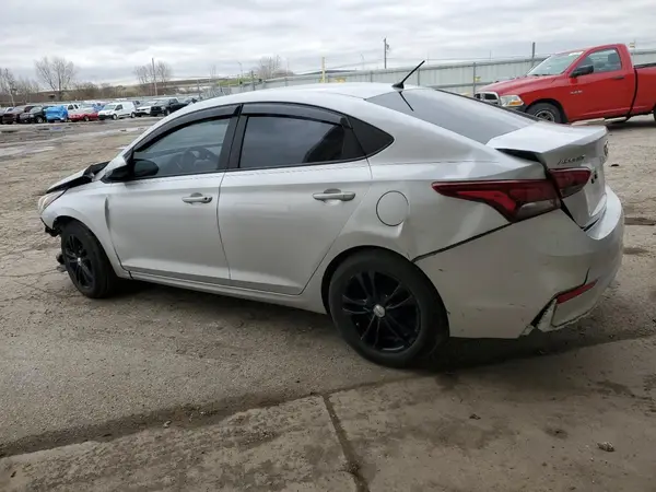 3KPC24A3XJE007375 2018 HYUNDAI ACCENT - Image 2