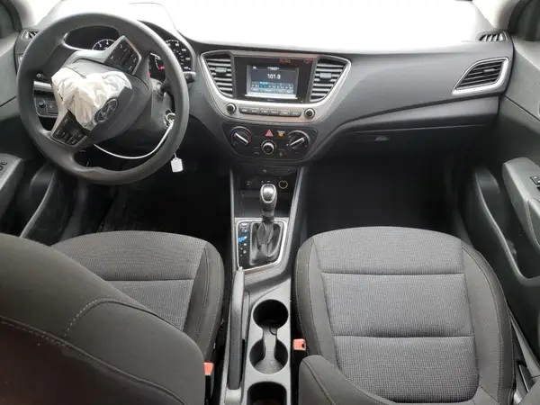 3KPC24A3XJE007375 2018 HYUNDAI ACCENT - Image 8