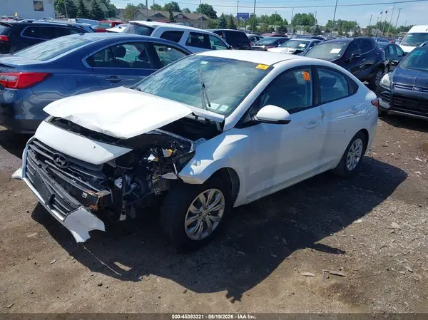 3KPC24A3XJE007392 2018 HYUNDAI ACCENT - Image 2