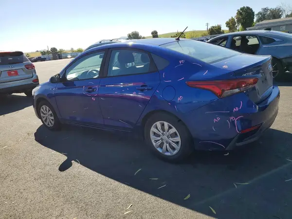 3KPC24A3XJE007649 2018 HYUNDAI ACCENT - Image 2