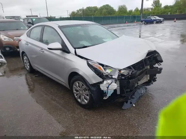 3KPC24A3XJE008493 2018 HYUNDAI ACCENT - Image 1