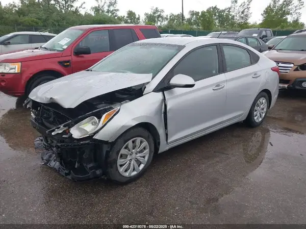 3KPC24A3XJE008493 2018 HYUNDAI ACCENT - Image 2