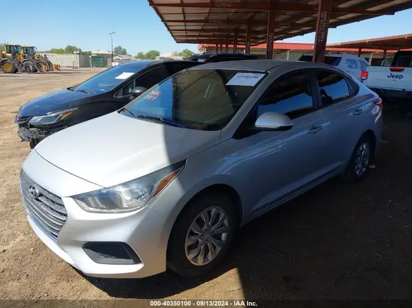 3KPC24A3XJE011393 2018 HYUNDAI ACCENT - Image 2