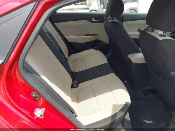 3KPC24A3XJE011555 2018 HYUNDAI ACCENT - Image 8