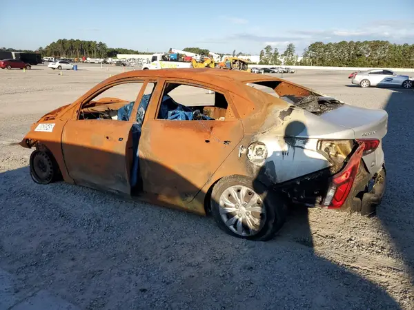 3KPC24A3XJE011765 2018 HYUNDAI ACCENT - Image 2