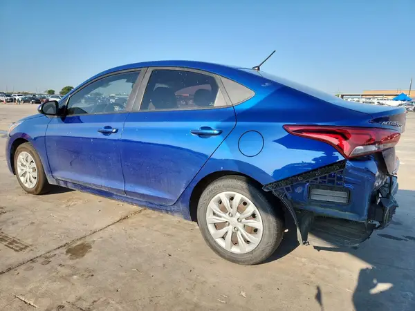 3KPC24A3XJE011944 2018 HYUNDAI ACCENT - Image 2