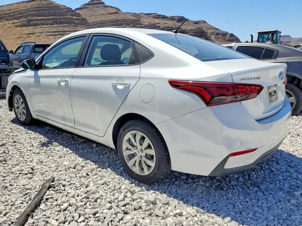 3KPC24A3XJE012219 2018 HYUNDAI ACCENT - Image 2