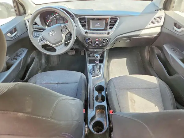 3KPC24A3XJE012916 2018 HYUNDAI ACCENT - Image 8