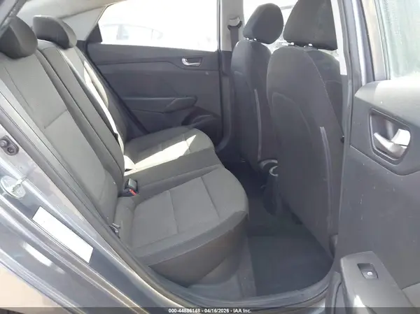 3KPC24A3XJE014469 2018 HYUNDAI ACCENT - Image 8