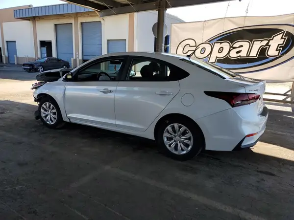 3KPC24A3XJE014858 2018 HYUNDAI ACCENT - Image 2