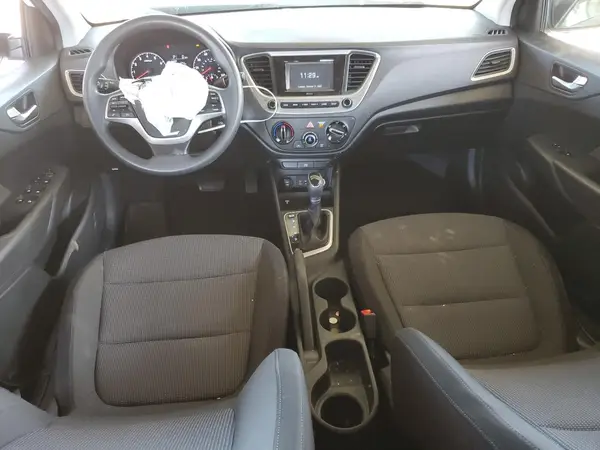 3KPC24A3XJE014858 2018 HYUNDAI ACCENT - Image 8