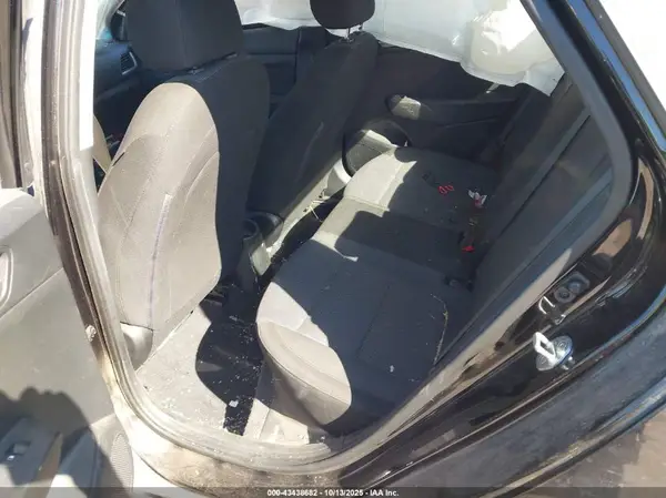 3KPC24A3XJE014892 2018 HYUNDAI ACCENT - Image 8