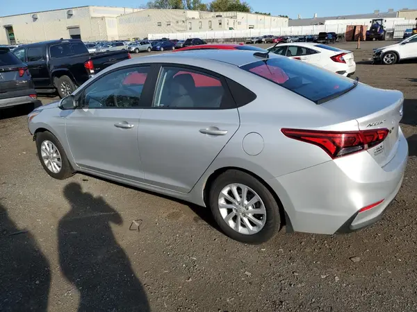 3KPC24A3XJE017405 2018 HYUNDAI ACCENT - Image 2