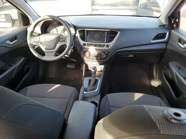 3KPC24A3XJE017405 2018 HYUNDAI ACCENT - Image 8