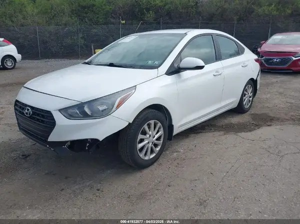 3KPC24A3XJE017548 2018 HYUNDAI ACCENT - Image 2