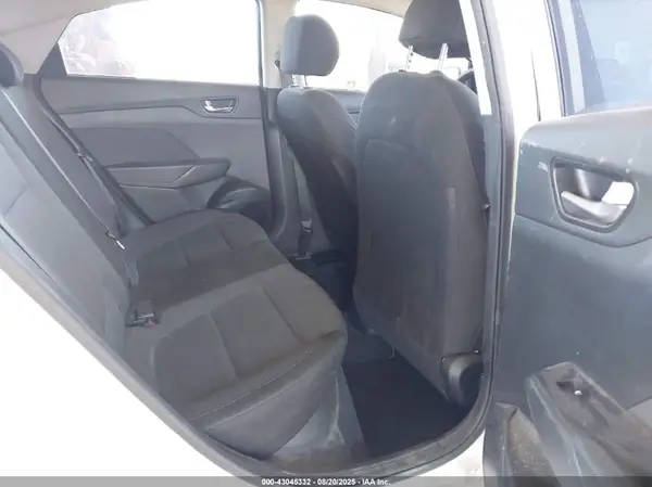 3KPC24A3XJE017582 2018 HYUNDAI ACCENT - Image 8
