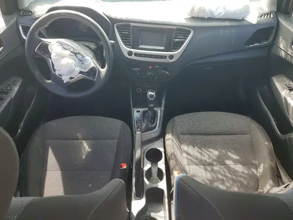 3KPC24A3XJE017968 2018 HYUNDAI ACCENT - Image 8