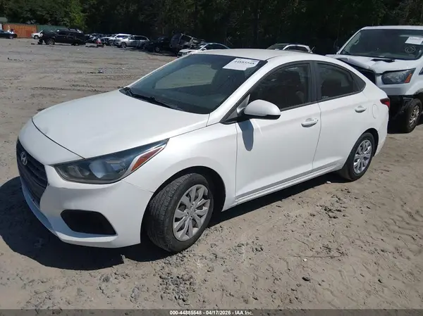 3KPC24A3XJE018523 2018 HYUNDAI ACCENT - Image 2