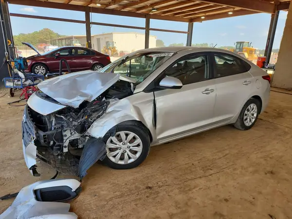 3KPC24A3XJE020238 2018 HYUNDAI ACCENT - Image 1