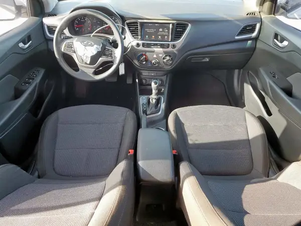 3KPC24A3XJE020451 2018 HYUNDAI ACCENT - Image 8