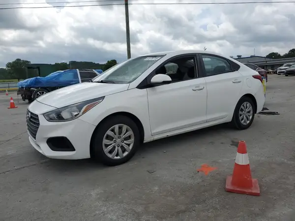 3KPC24A3XJE021356 2018 HYUNDAI ACCENT - Image 1
