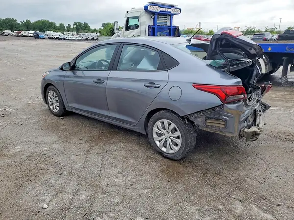 3KPC24A3XJE021521 2018 HYUNDAI ACCENT - Image 2
