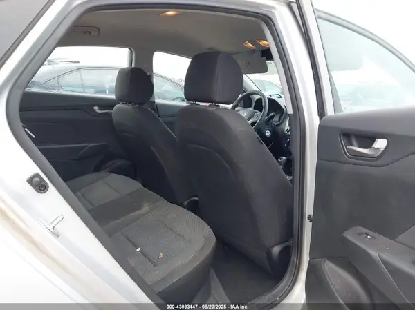 3KPC24A3XJE021938 2018 HYUNDAI ACCENT - Image 8