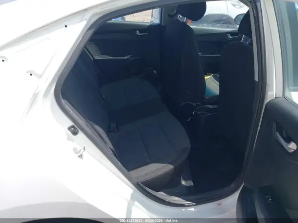 3KPC24A3XJE022037 2018 HYUNDAI ACCENT - Image 8