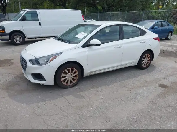 3KPC24A3XJE024600 2018 HYUNDAI ACCENT - Image 2