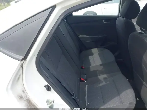 3KPC24A3XJE024600 2018 HYUNDAI ACCENT - Image 8