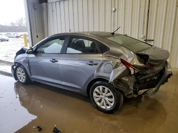 3KPC24A3XJE024807 2018 HYUNDAI ACCENT - Image 2