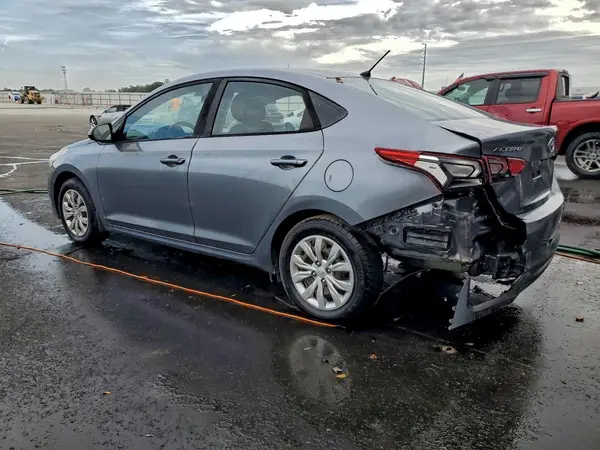 3KPC24A3XJE025147 2018 HYUNDAI ACCENT - Image 2