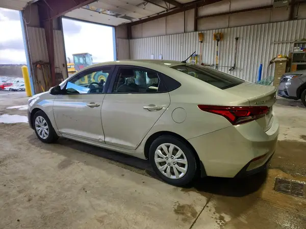 3KPC24A3XJE026038 2018 HYUNDAI ACCENT - Image 2