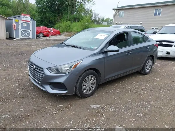 3KPC24A3XJE026363 2018 HYUNDAI ACCENT - Image 2
