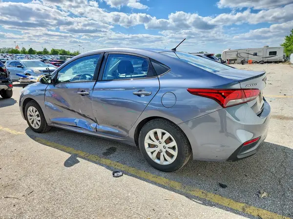 3KPC24A3XJE026735 2018 HYUNDAI ACCENT - Image 2