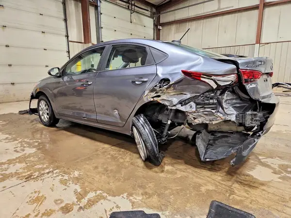 3KPC24A3XJE028226 2018 HYUNDAI ACCENT - Image 2