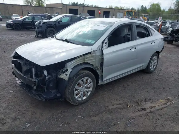 3KPC24A3XJE032017 2018 HYUNDAI ACCENT - Image 2