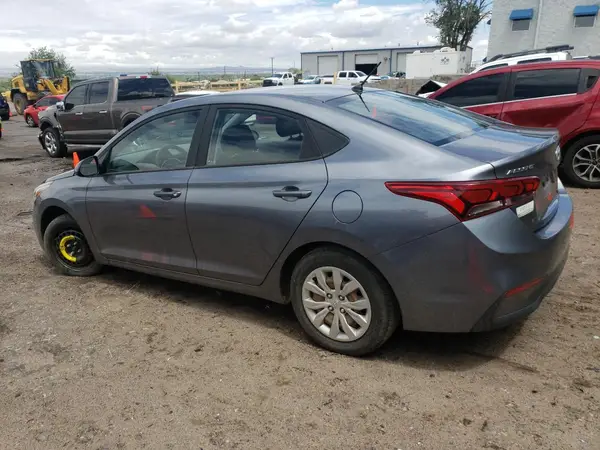 3KPC24A3XJE032745 2018 HYUNDAI ACCENT - Image 2