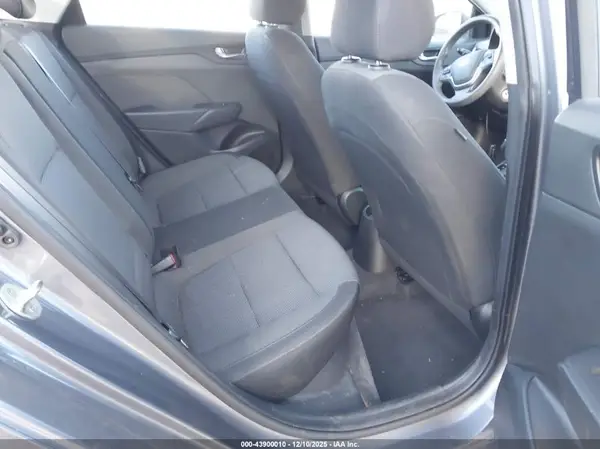 3KPC24A3XJE033412 2018 HYUNDAI ACCENT - Image 8