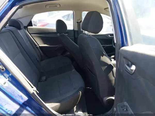 3KPC24A3XJE033989 2018 HYUNDAI ACCENT - Image 8