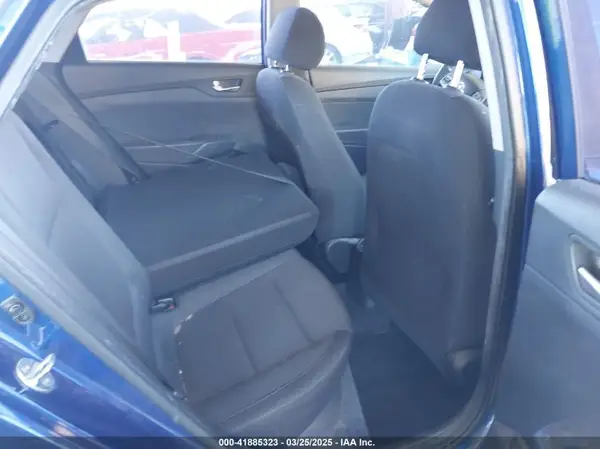 3KPC24A3XJE035063 2018 HYUNDAI ACCENT - Image 8