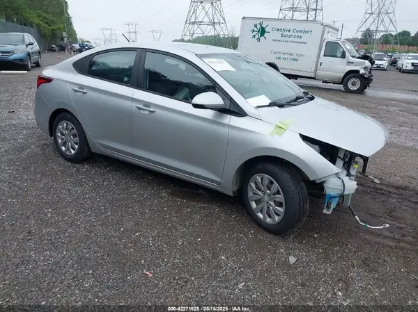 3KPC24A3XKE042631 2019 HYUNDAI ACCENT - Image 1