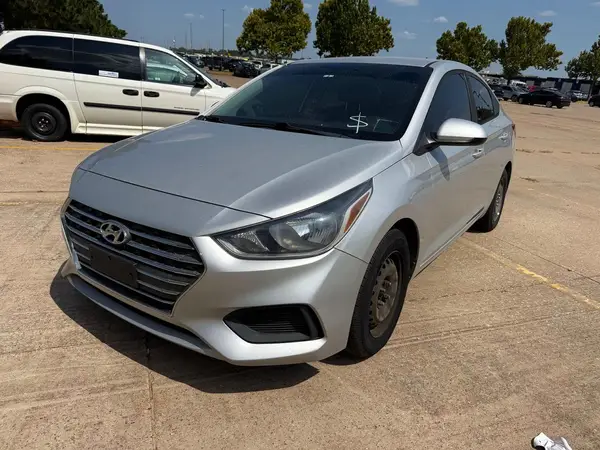 3KPC24A3XKE045092 2019 HYUNDAI ACCENT - Image 2