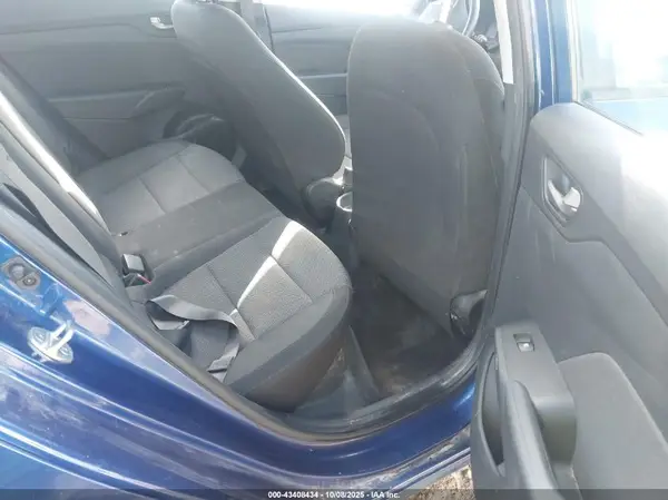 3KPC24A3XKE045545 2019 HYUNDAI ACCENT - Image 8