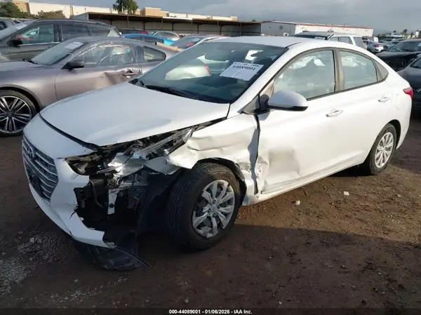 3KPC24A3XKE052723 2019 HYUNDAI ACCENT - Image 2