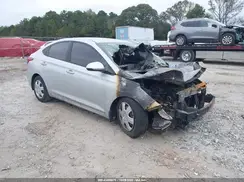 3KPC24A3XKE055217 2019 HYUNDAI ACCENT