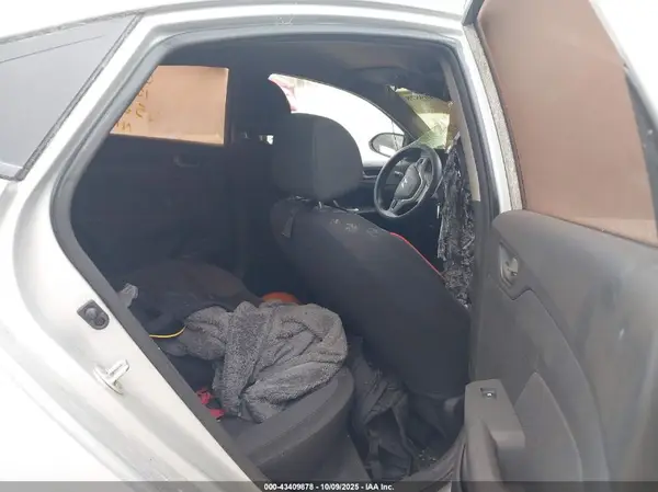 3KPC24A3XKE055217 2019 HYUNDAI ACCENT - Image 8