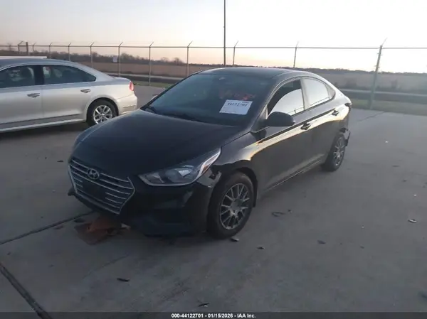 3KPC24A3XKE056786 2019 HYUNDAI ACCENT - Image 2